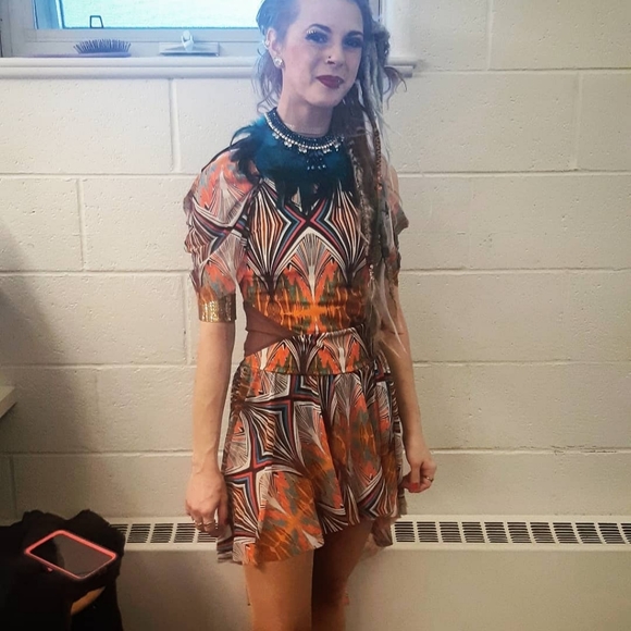 Meet your Posher, ShaeLynn - Picture 2 of 3